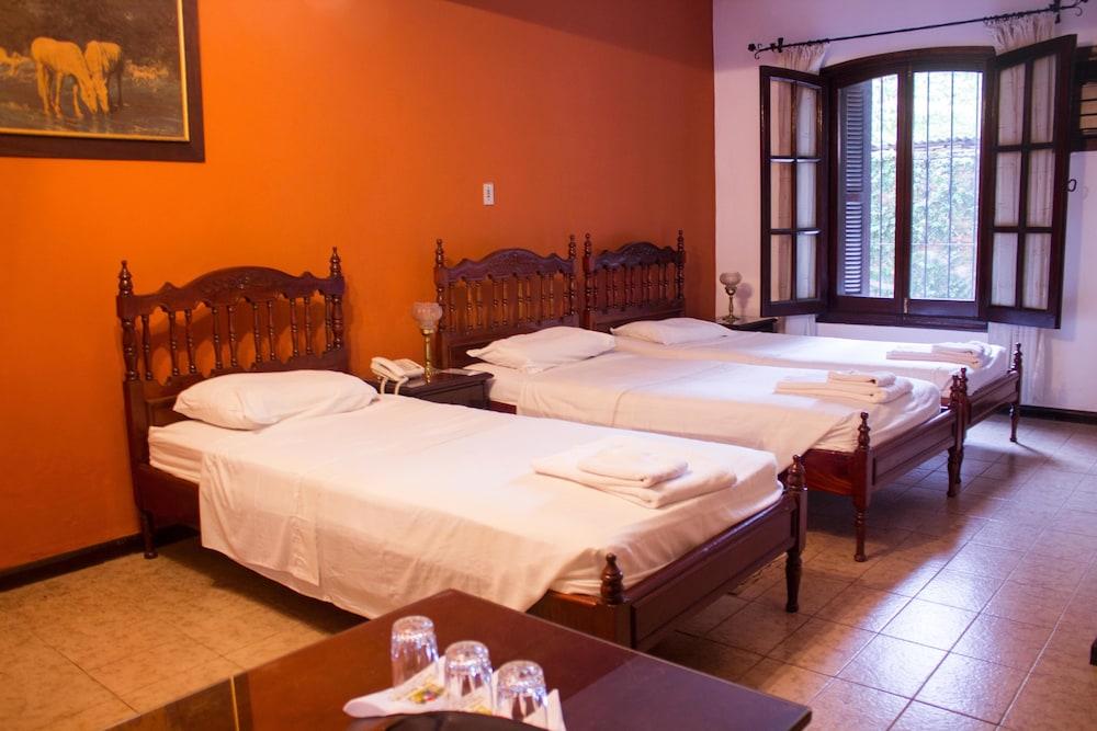 אסונסיון Hotel Bavaria מראה חיצוני תמונה